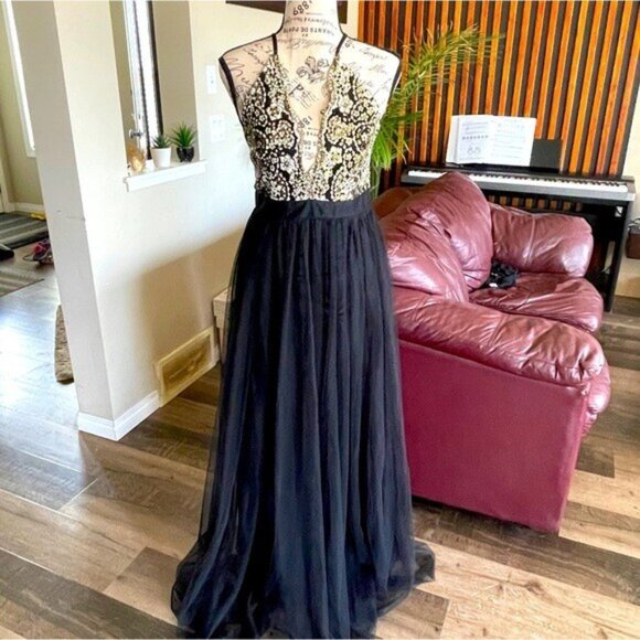 LUXXEL Black with Gold Accent Floral Long Dress Gown Size Medium - Picture 2 of 13